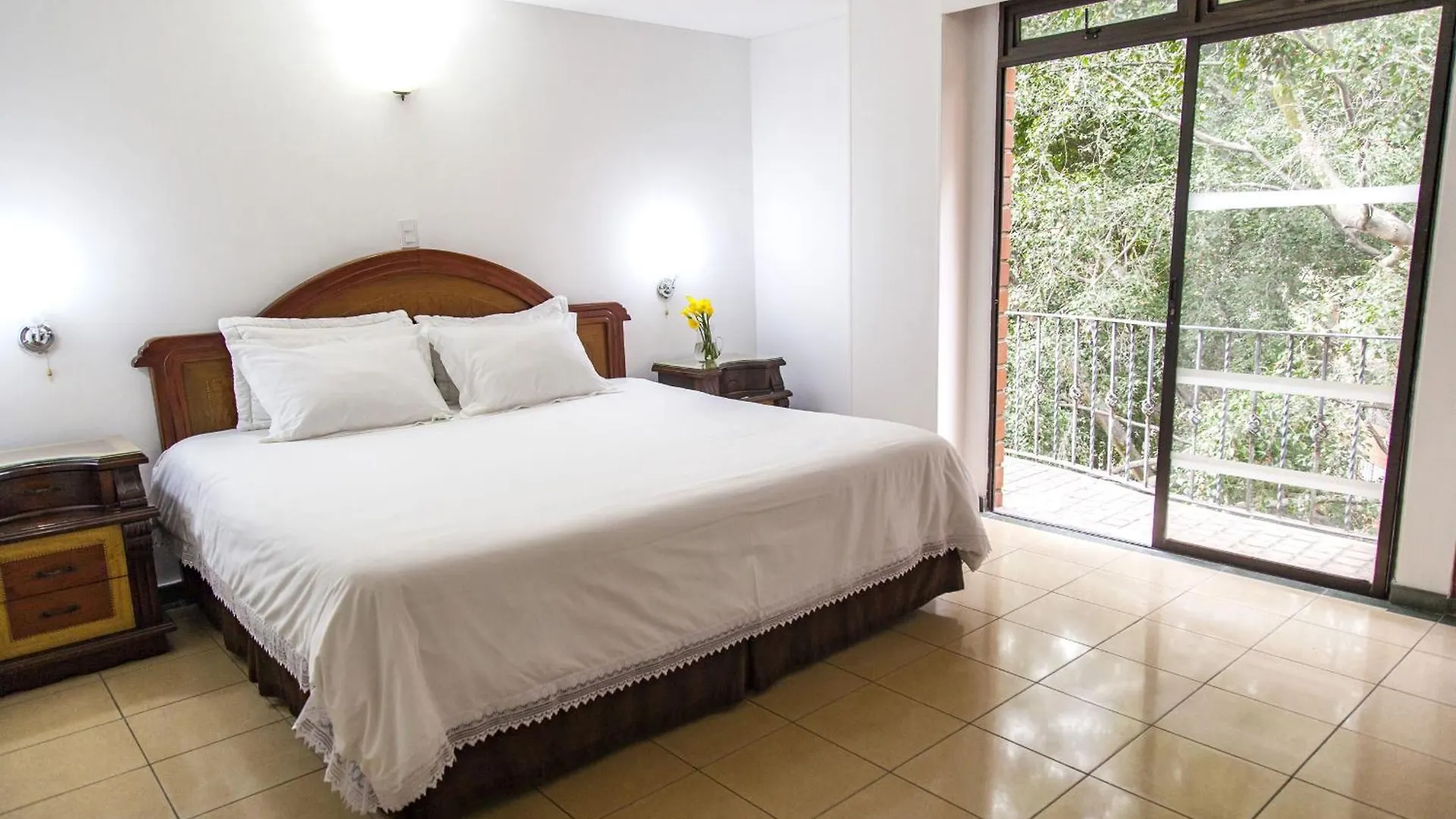 Hotel Casa Laureles Medellin Colombia