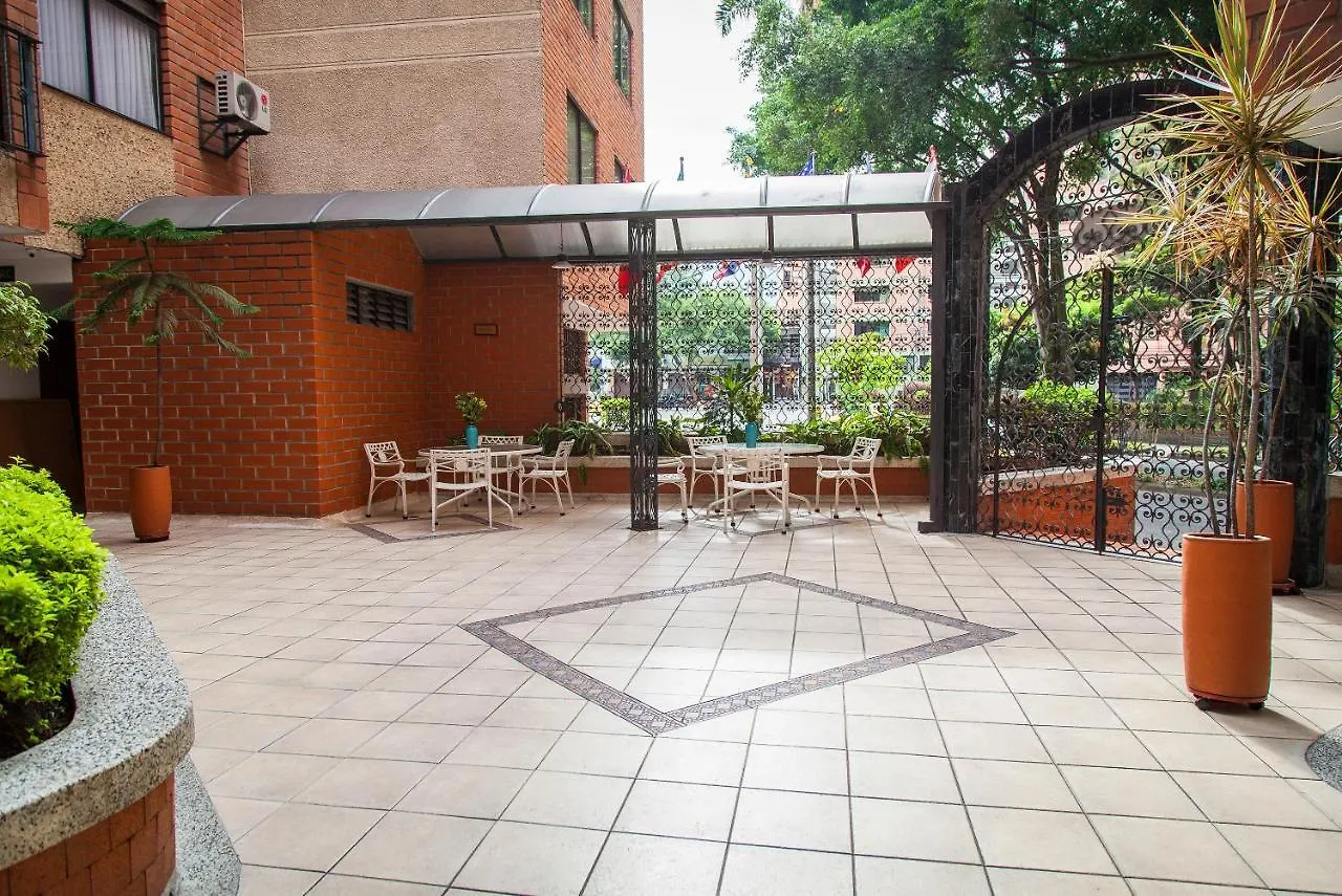 Hotel Casa Laureles Medellin 4*,