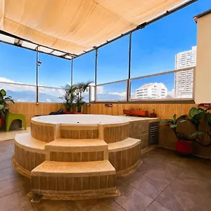 Florencia Plaza **** מדיין