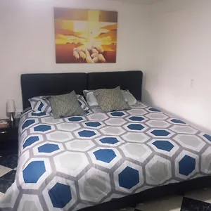 Hotel Boutique Mendoza - Cerca Aeropuerto El Dorado Отель Богота